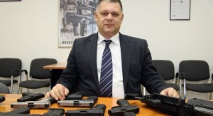 americki-vojnici-2013-nosit-ce-hrvatski-pistolj-revolver-rhs-slika-636648