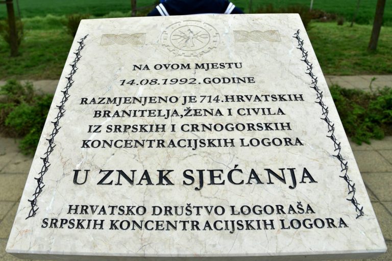 Spomen ploča u Nemetinu